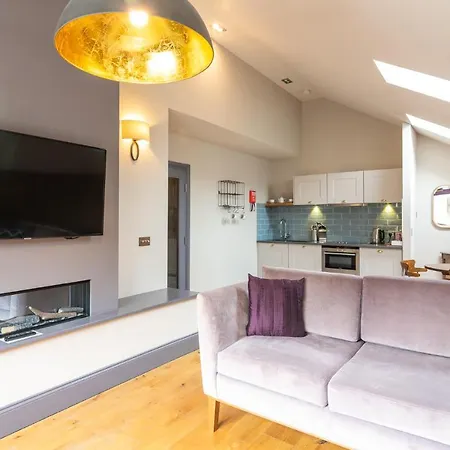 The Lawrance Luxury -