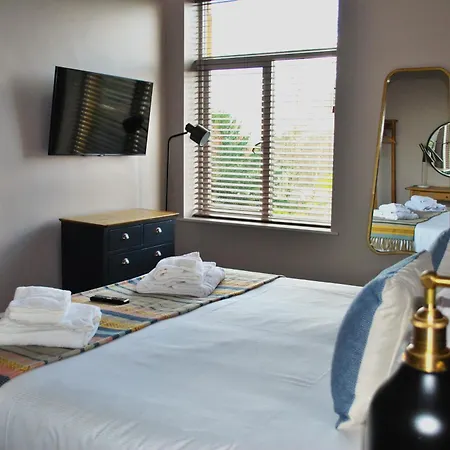 מלון דירות The Lawrance Luxury - 4*