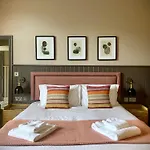 The Lawrance Luxury -